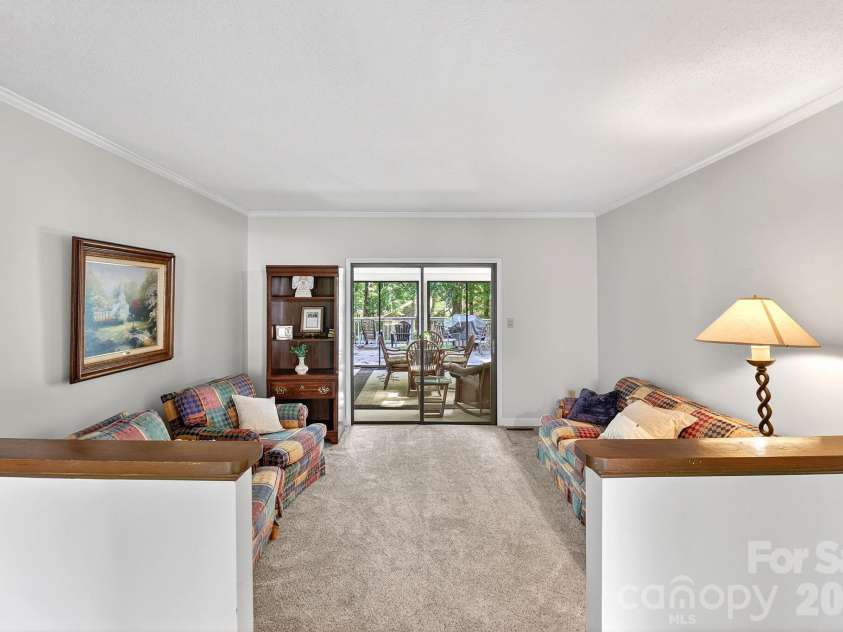 6111 Patrick Place, Charlotte, NC 28210.  MLS# CAR4378572, YatesRealty ID 23815. 