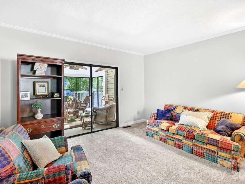 6111 Patrick Place, Charlotte, NC 28210.  MLS# CAR4378572, YatesRealty ID 23815. 