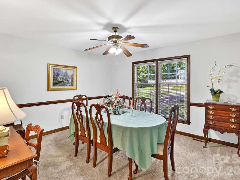 6111 Patrick Place, Charlotte, NC 28210.  MLS# CAR4378572, YatesRealty ID 23815. 