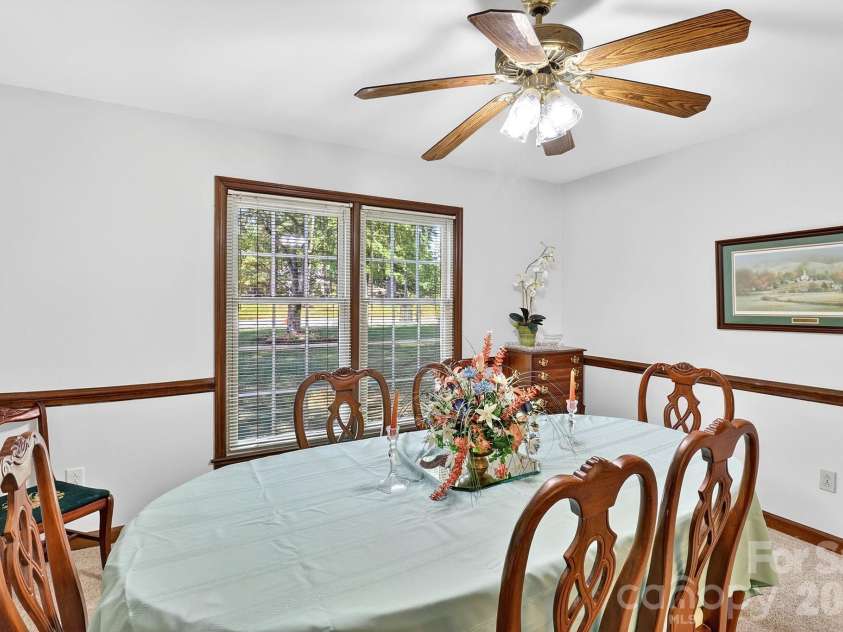 6111 Patrick Place, Charlotte, NC 28210.  MLS# CAR4378572, YatesRealty ID 23815. 