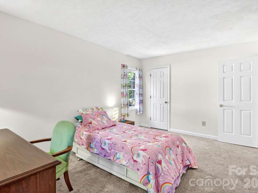 6111 Patrick Place, Charlotte, NC 28210.  MLS# CAR4378572, YatesRealty ID 23815. 