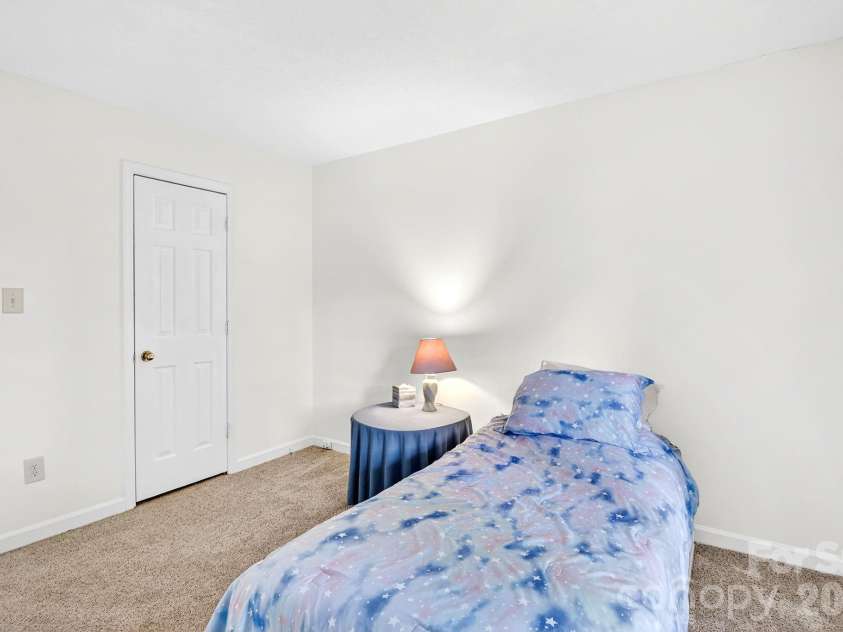 6111 Patrick Place, Charlotte, NC 28210.  MLS# CAR4378572, YatesRealty ID 23815. 