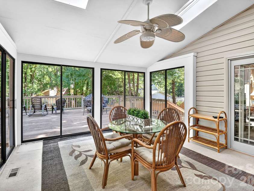 6111 Patrick Place, Charlotte, NC 28210.  MLS# CAR4378572, YatesRealty ID 23815. 