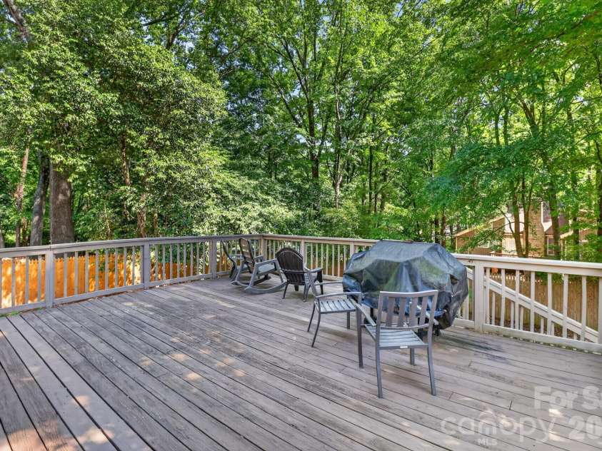6111 Patrick Place, Charlotte, NC 28210.  MLS# CAR4378572, YatesRealty ID 23815. 