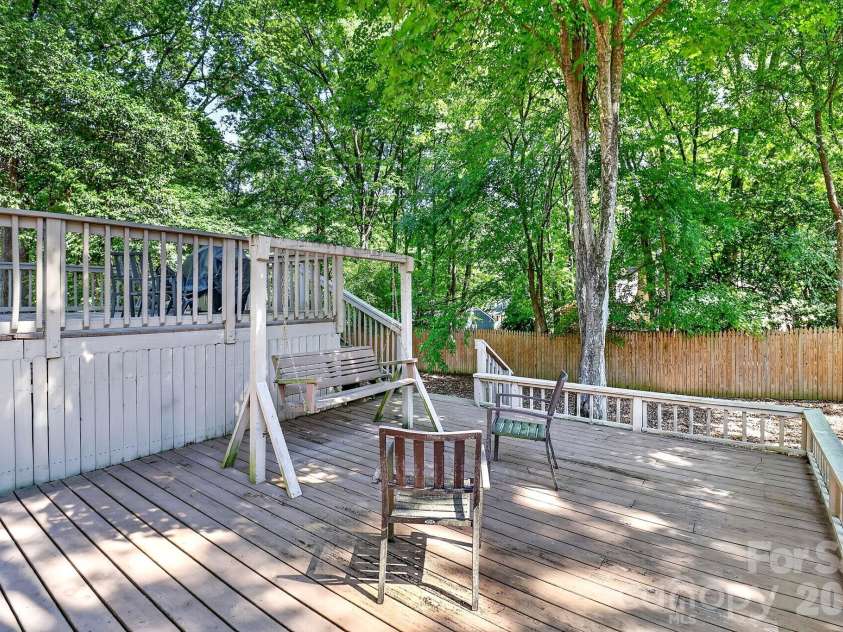 6111 Patrick Place, Charlotte, NC 28210.  MLS# CAR4378572, YatesRealty ID 23815. 