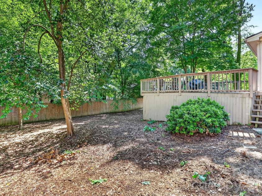 6111 Patrick Place, Charlotte, NC 28210.  MLS# CAR4378572, YatesRealty ID 23815. 