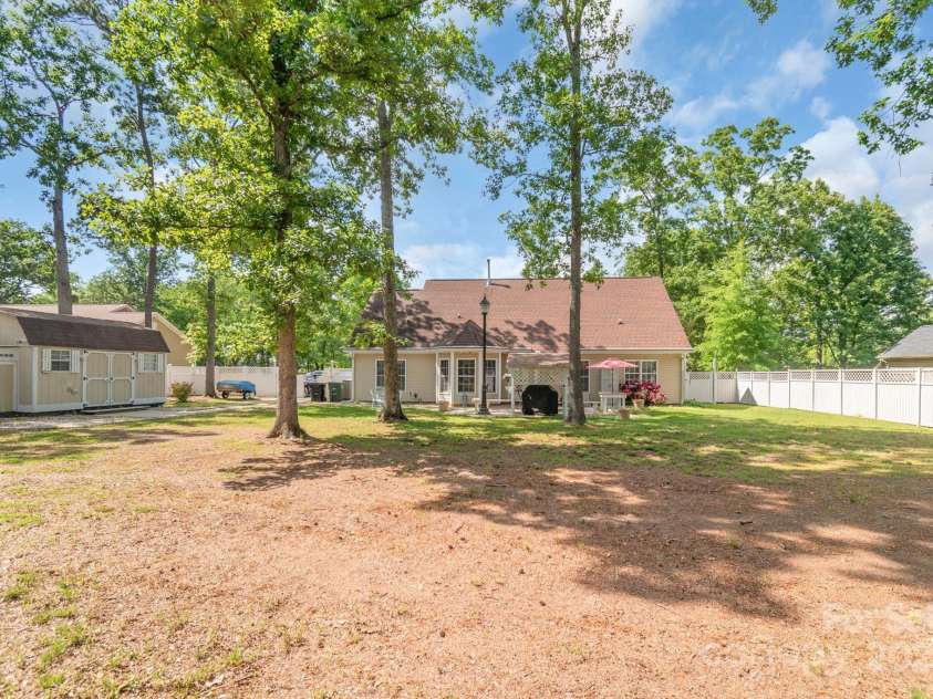 2020 Olde Towne Drive, Monroe, NC 28110.  MLS# CAR4255849, YatesRealty ID 23816. 