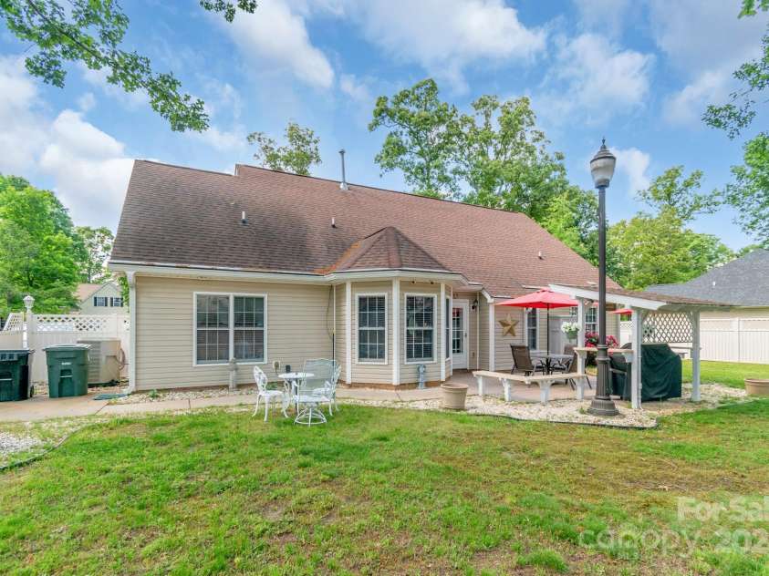 2020 Olde Towne Drive, Monroe, NC 28110.  MLS# CAR4255849, YatesRealty ID 23816. 