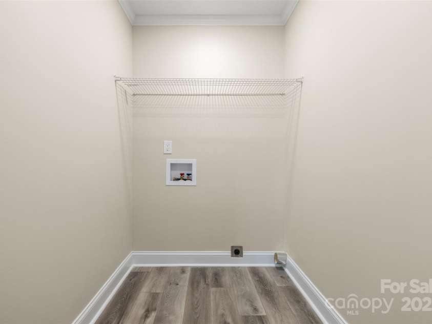 6525 Kershaw Camden Highway, Heath Springs, SC 29058.  MLS# CAR4247246, YatesRealty ID 23817. Laundry