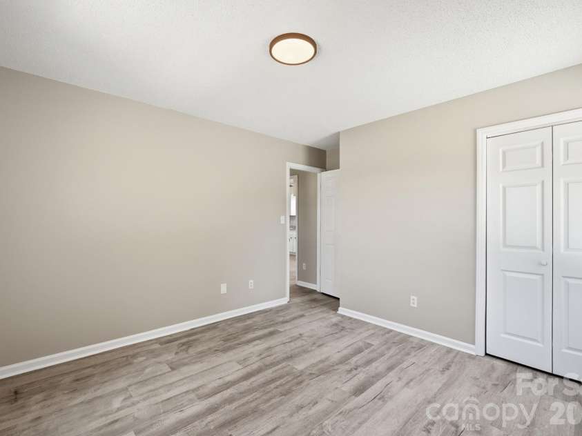 5011 Willow Run Drive, Monroe, NC 28110.  MLS# CAR4384168, YatesRealty ID 23818. 