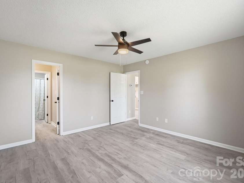 5011 Willow Run Drive, Monroe, NC 28110.  MLS# CAR4384168, YatesRealty ID 23818. 