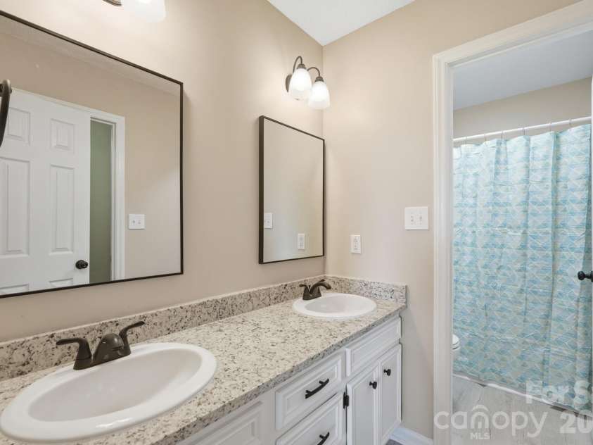 5011 Willow Run Drive, Monroe, NC 28110.  MLS# CAR4384168, YatesRealty ID 23818. 