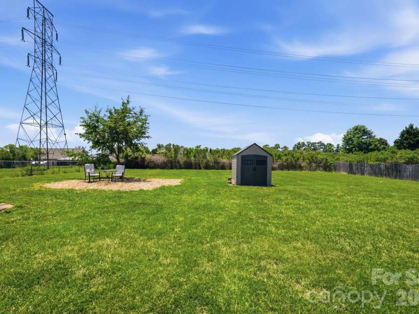 5011 Willow Run Drive, Monroe, NC 28110.  MLS# CAR4384168, YatesRealty ID 23818. 