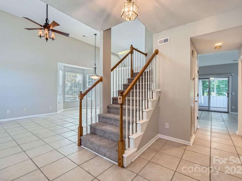 8909 Elkins Park Drive, Matthews, NC 28105.  MLS# CAR4275942, YatesRealty ID 23818. Fresh neutral interior paint and new carpet