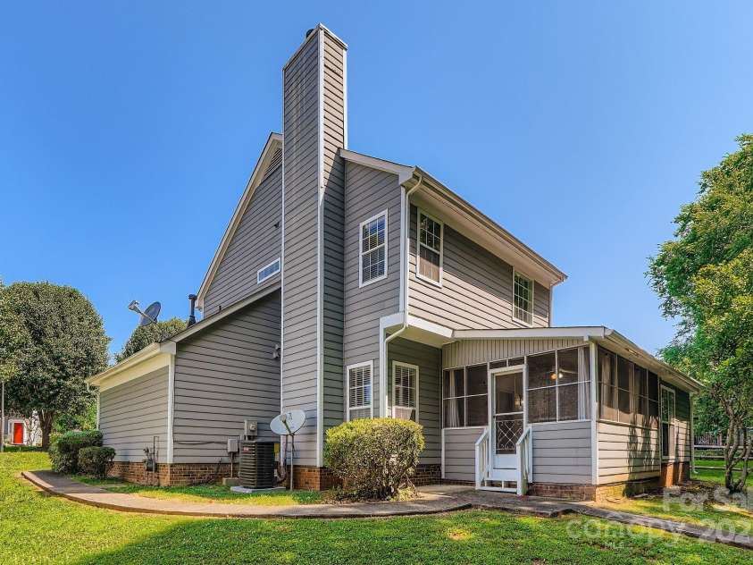 8909 Elkins Park Drive, Matthews, NC 28105.  MLS# CAR4275942, YatesRealty ID 23818. Home...Sweet...Home