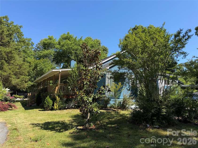 6228 Freedom Drive, Charlotte, NC 28214.  MLS# CAR4379897, YatesRealty ID 23819. 