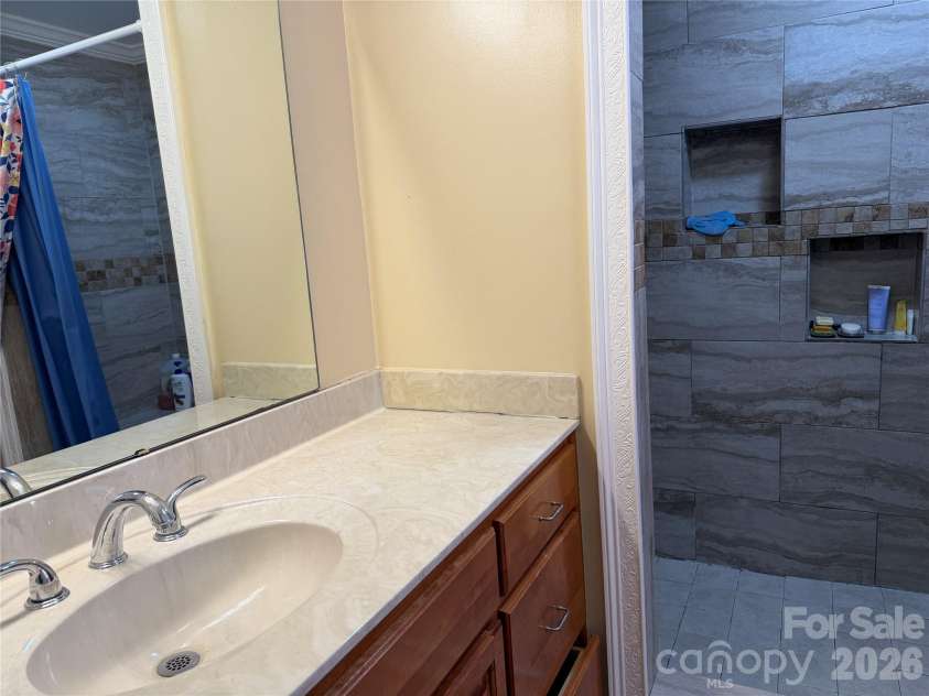 6228 Freedom Drive, Charlotte, NC 28214.  MLS# CAR4379897, YatesRealty ID 23819. Full bath