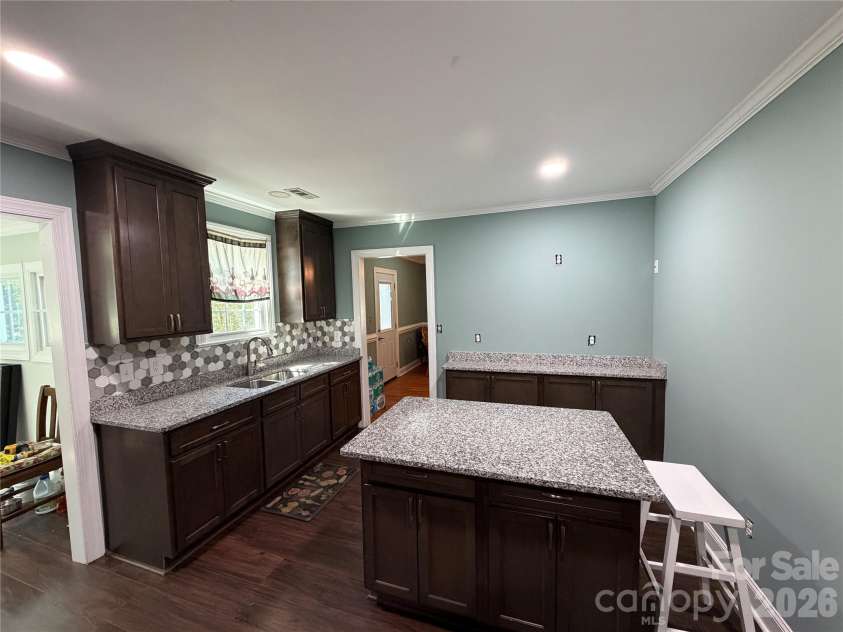 6228 Freedom Drive, Charlotte, NC 28214.  MLS# CAR4379897, YatesRealty ID 23819. KITCHEN