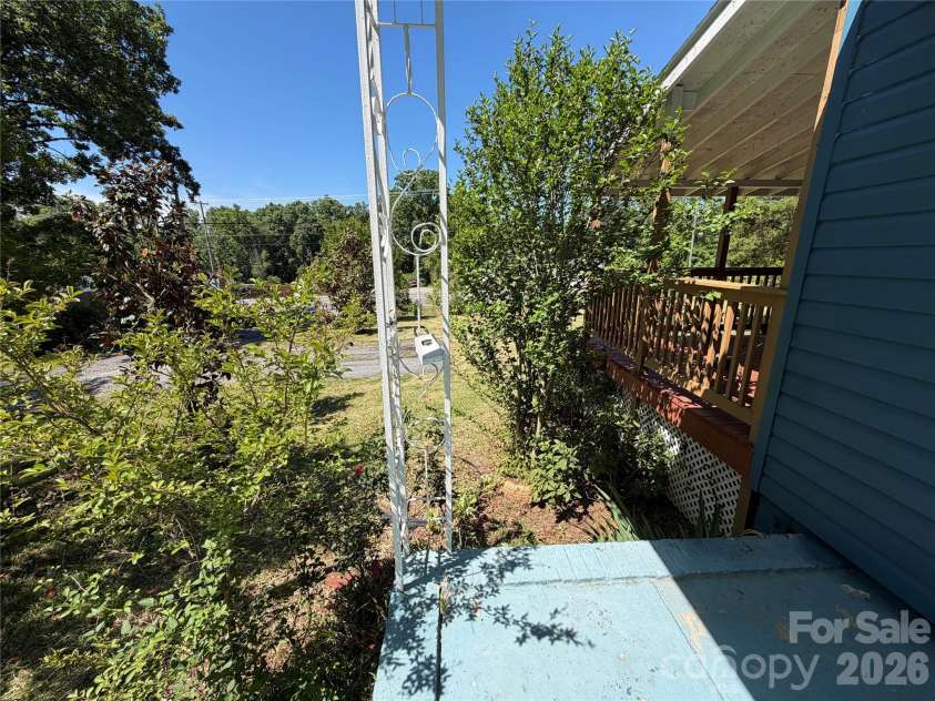 6228 Freedom Drive, Charlotte, NC 28214.  MLS# CAR4379897, YatesRealty ID 23819. LOCK BOX