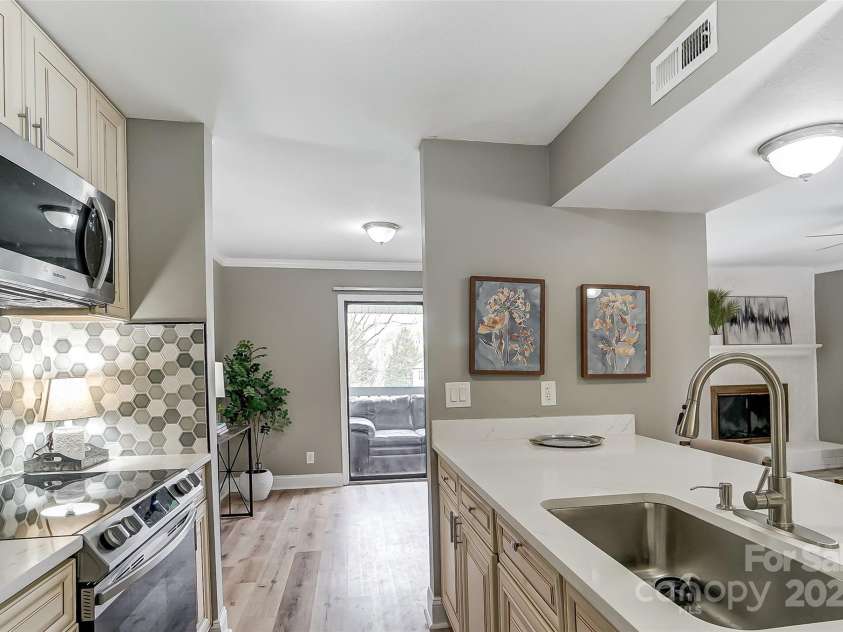 11039 Harrowfield Road, Charlotte, NC 28226.  MLS# CAR4291963, YatesRealty ID 2382. 