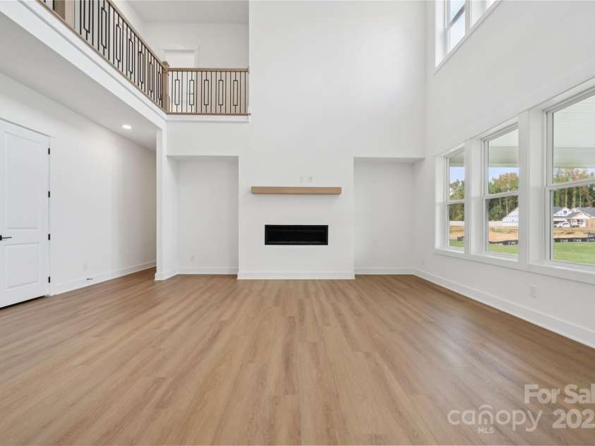 5111 Mint Harbor Way, Charlotte, NC 28269.  MLS# CAR4326116, YatesRealty ID 2382. Great room