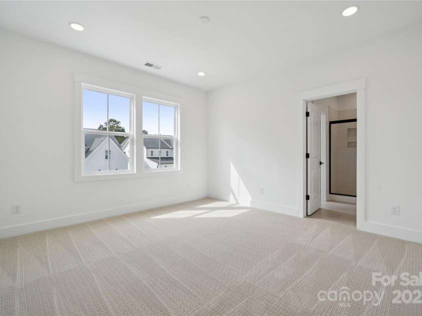 5111 Mint Harbor Way, Charlotte, NC 28269.  MLS# CAR4326116, YatesRealty ID 2382. Secondary en-suite bedroom