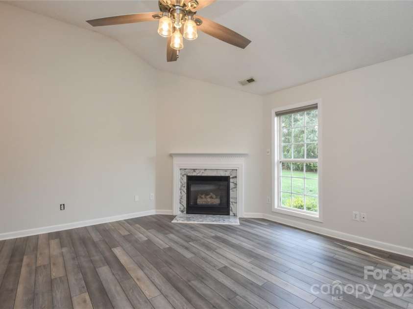 330 Kilmer Lane, Mooresville, NC 28115.  MLS# CAR4255974, YatesRealty ID 23820. 