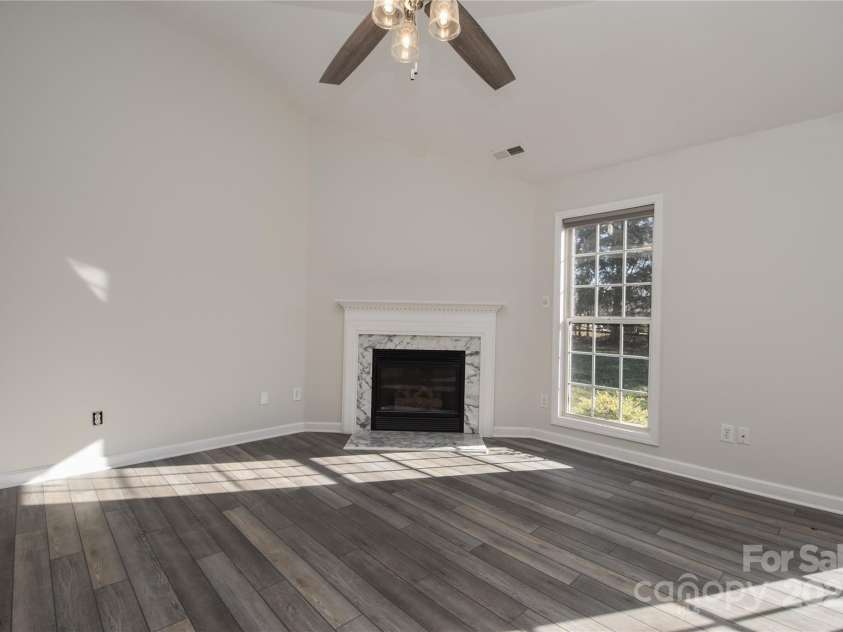 330 Kilmer Lane, Mooresville, NC 28115.  MLS# CAR4255974, YatesRealty ID 23820. 