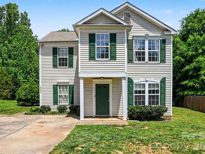 9306 Tiger Lily Lane, Charlotte, NC 28215.  MLS# CAR4380483, YatesRealty ID 23821. 