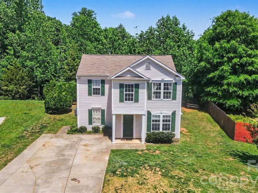 9306 Tiger Lily Lane, Charlotte, NC 28215.  MLS# CAR4380483, YatesRealty ID 23821. 