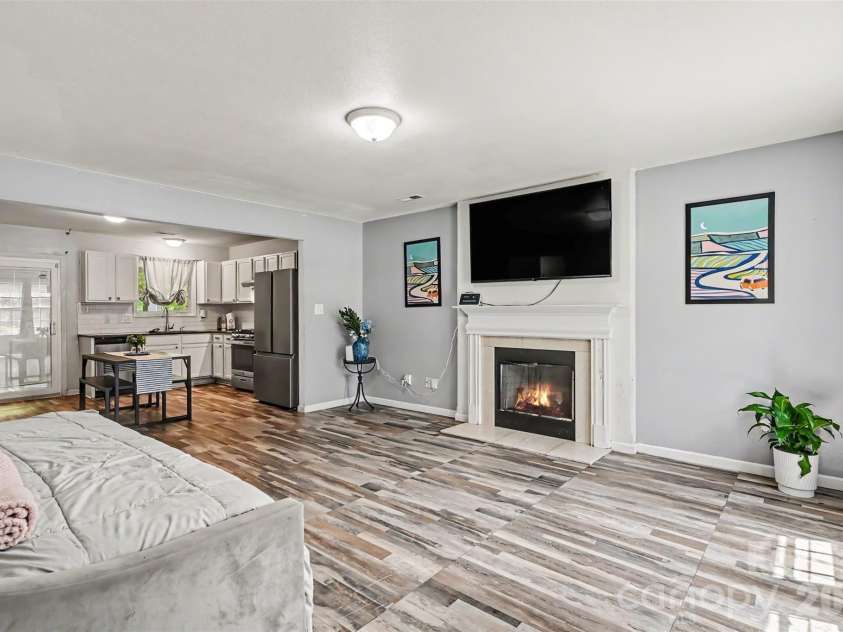 9306 Tiger Lily Lane, Charlotte, NC 28215.  MLS# CAR4380483, YatesRealty ID 23821. 