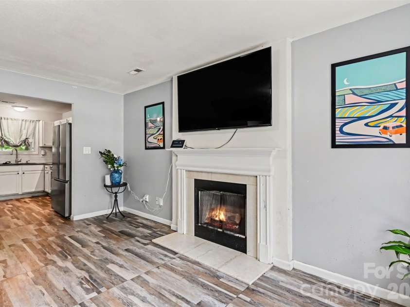 9306 Tiger Lily Lane, Charlotte, NC 28215.  MLS# CAR4380483, YatesRealty ID 23821. 