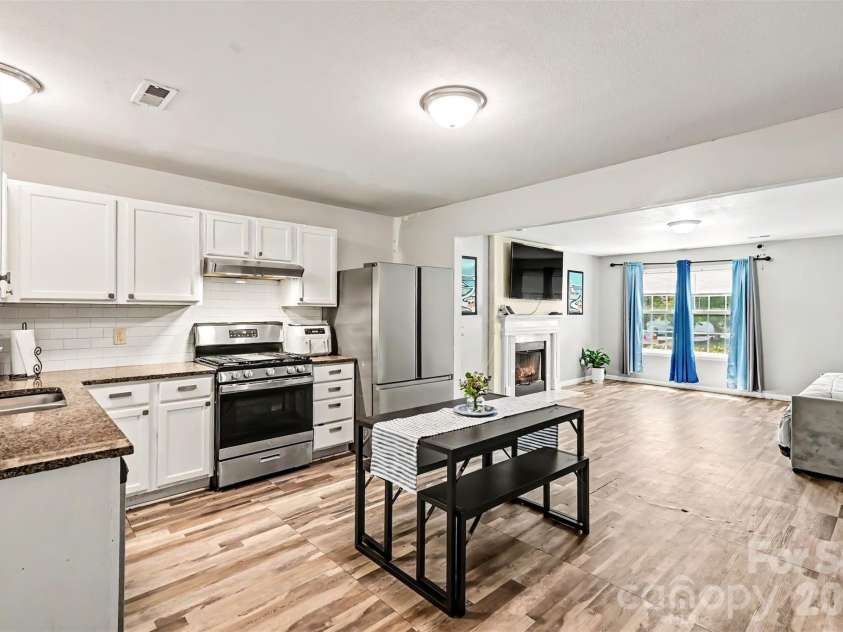9306 Tiger Lily Lane, Charlotte, NC 28215.  MLS# CAR4380483, YatesRealty ID 23821. 