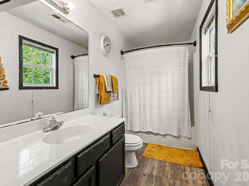 9306 Tiger Lily Lane, Charlotte, NC 28215.  MLS# CAR4380483, YatesRealty ID 23821. 