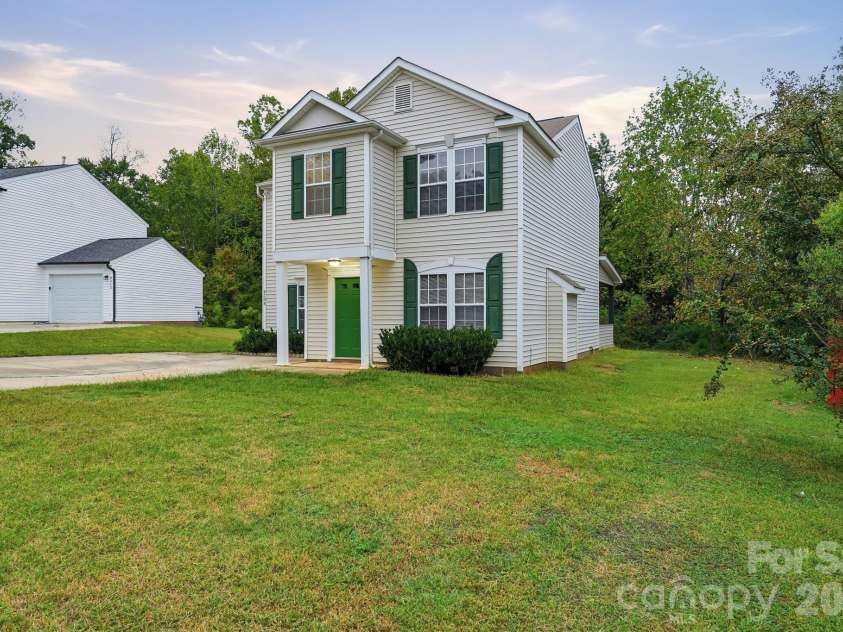 9306 Tiger Lily Lane, Charlotte, NC 28215.  MLS# CAR4429483, YatesRealty ID 23821. 