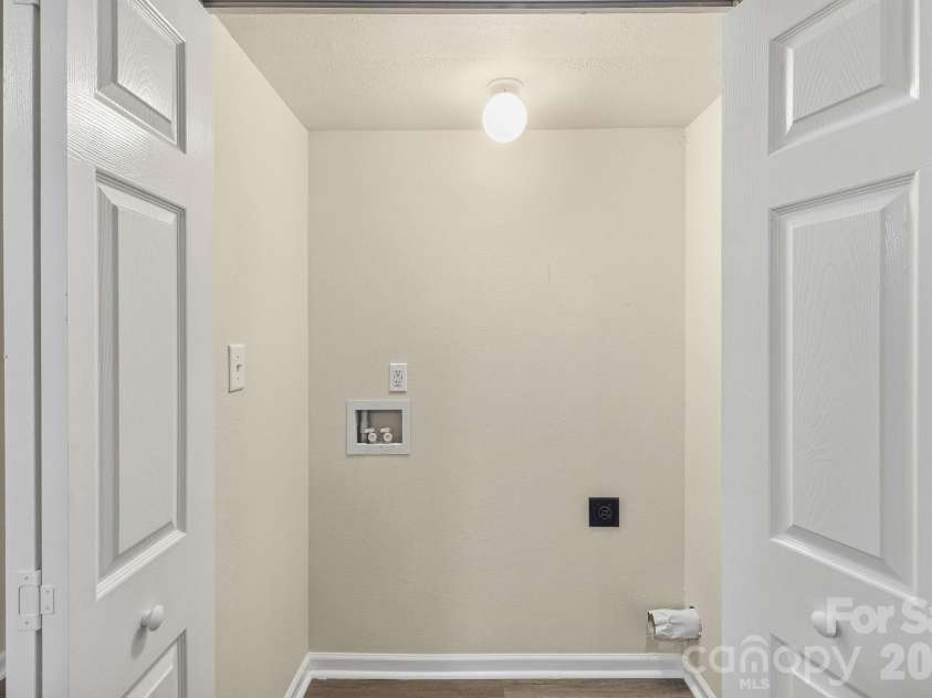 9306 Tiger Lily Lane, Charlotte, NC 28215.  MLS# CAR4429483, YatesRealty ID 23821. 