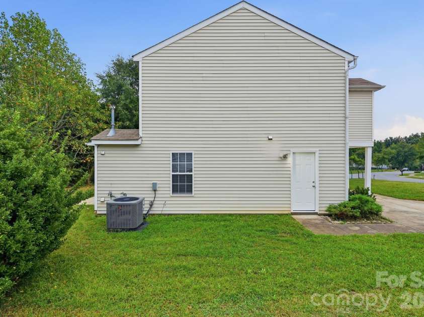 9306 Tiger Lily Lane, Charlotte, NC 28215.  MLS# CAR4429483, YatesRealty ID 23821. 