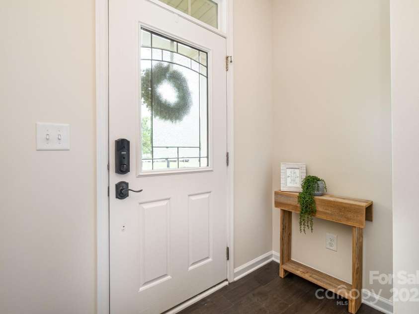 1825 Evergreen Drive, Charlotte, NC 28208.  MLS# CAR4269834, YatesRealty ID 23822. 