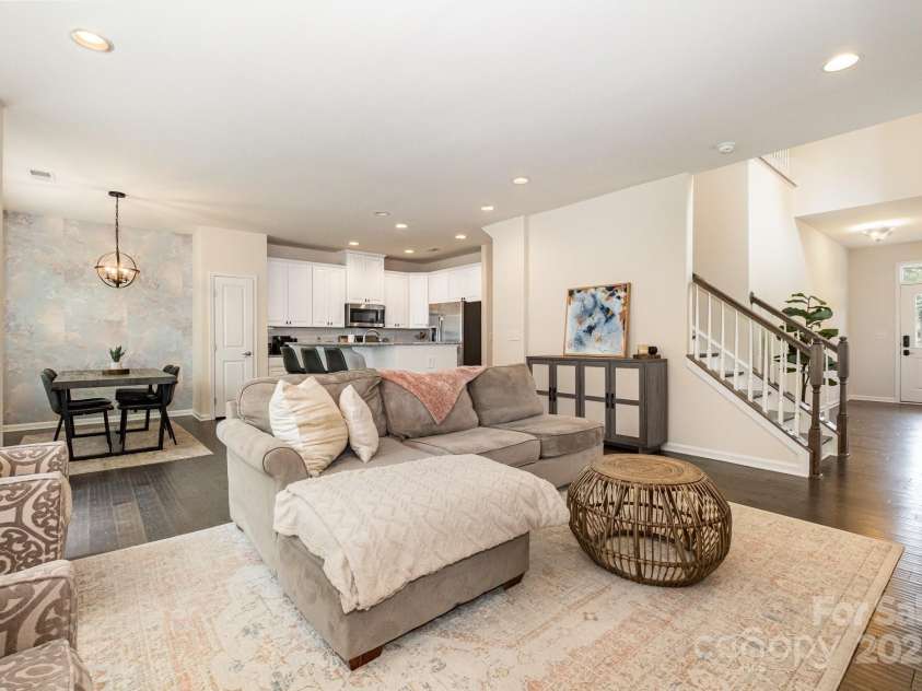 1825 Evergreen Drive, Charlotte, NC 28208.  MLS# CAR4269834, YatesRealty ID 23822. 