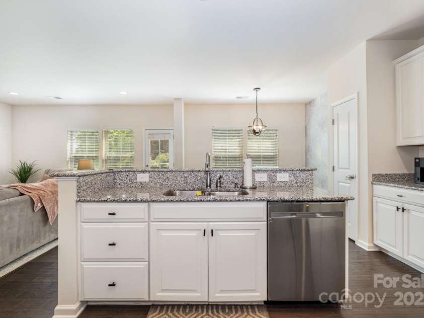 1825 Evergreen Drive, Charlotte, NC 28208.  MLS# CAR4269834, YatesRealty ID 23822. 