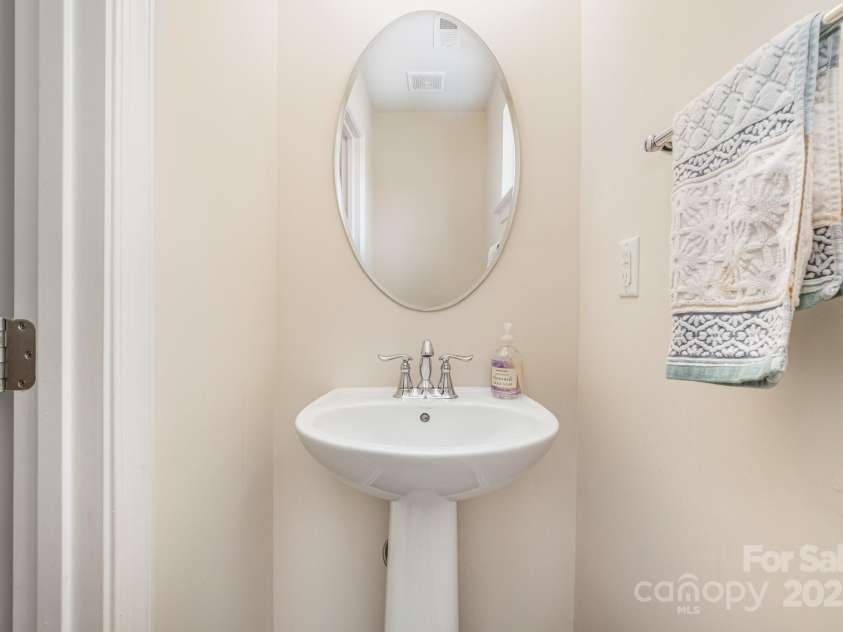 1825 Evergreen Drive, Charlotte, NC 28208.  MLS# CAR4269834, YatesRealty ID 23822. 