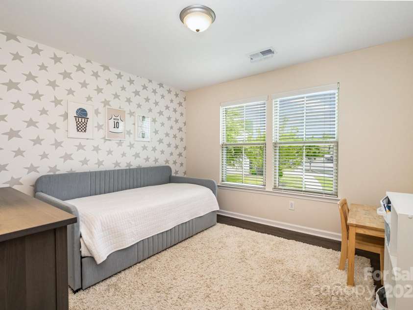 1825 Evergreen Drive, Charlotte, NC 28208.  MLS# CAR4269834, YatesRealty ID 23822. 