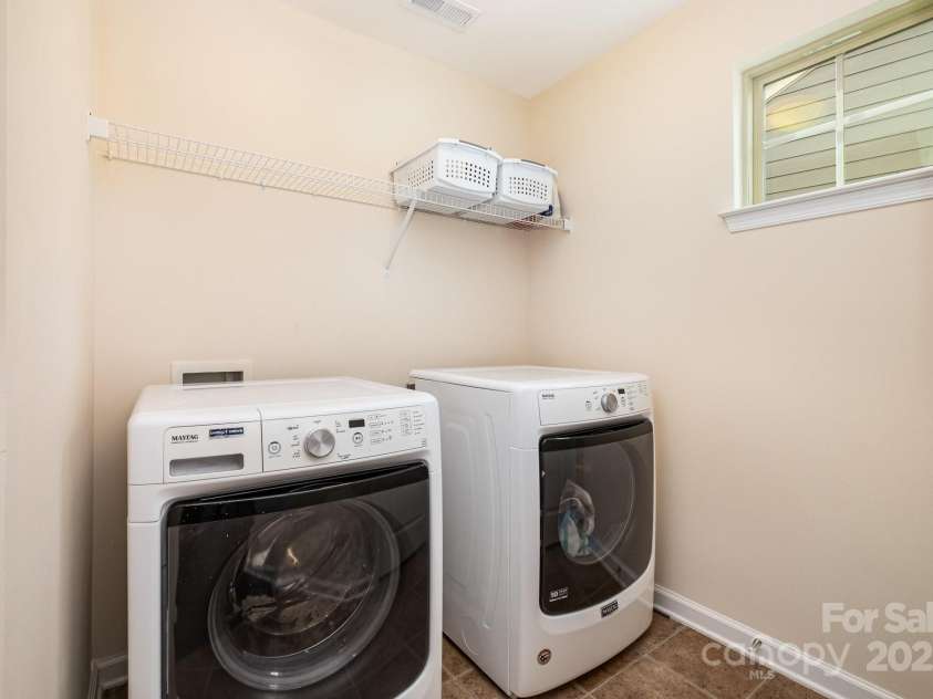 1825 Evergreen Drive, Charlotte, NC 28208.  MLS# CAR4269834, YatesRealty ID 23822. 