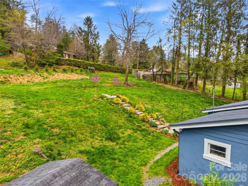 33 Kilpatrick Street, Brevard, NC 28712.  MLS# CAR4363437, YatesRealty ID 23823. 