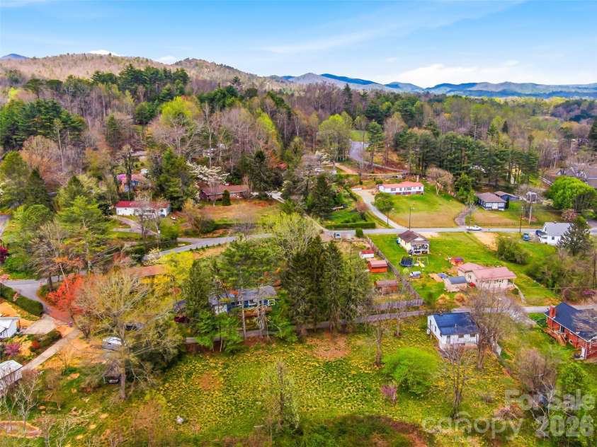 33 Kilpatrick Street, Brevard, NC 28712.  MLS# CAR4363437, YatesRealty ID 23823. 