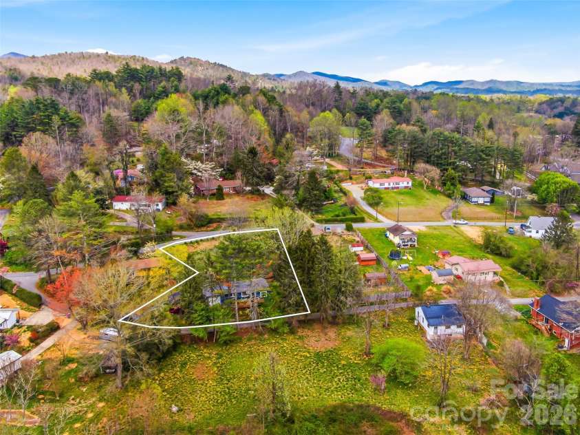 33 Kilpatrick Street, Brevard, NC 28712.  MLS# CAR4363437, YatesRealty ID 23823. 