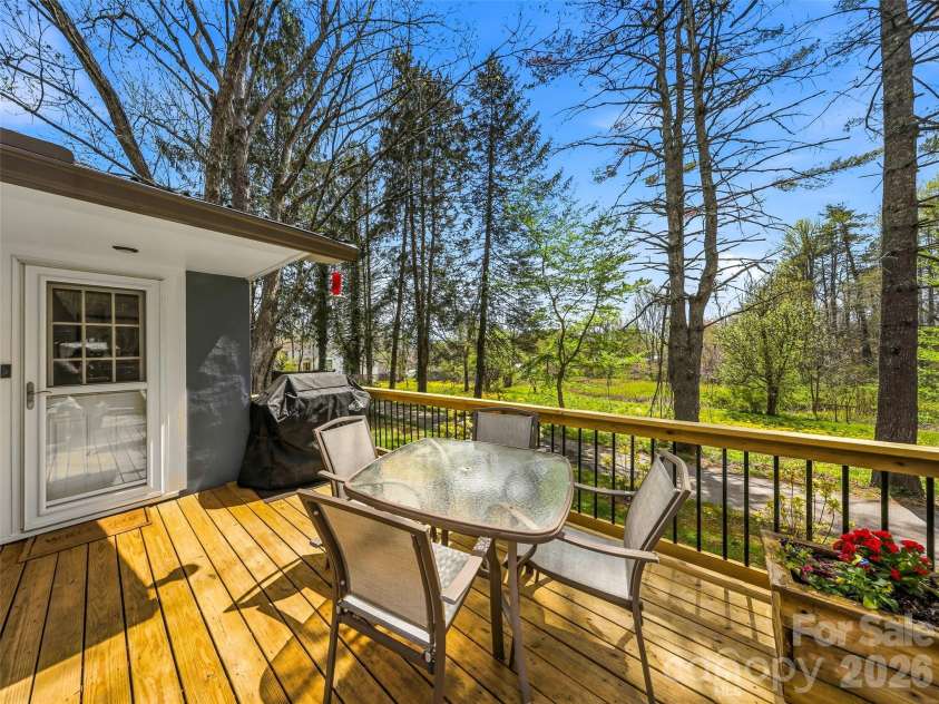 33 Kilpatrick Street, Brevard, NC 28712.  MLS# CAR4363437, YatesRealty ID 23823. 