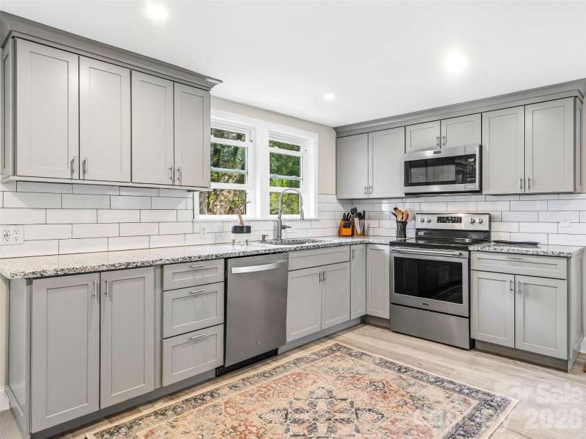 33 Kilpatrick Street, Brevard, NC 28712.  MLS# CAR4363437, YatesRealty ID 23823. 