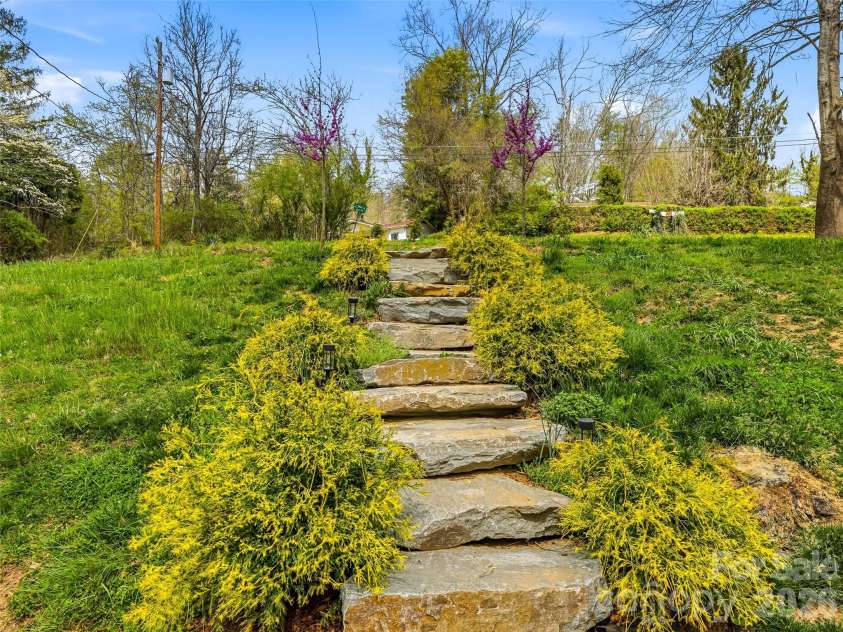 33 Kilpatrick Street, Brevard, NC 28712.  MLS# CAR4363437, YatesRealty ID 23823. 