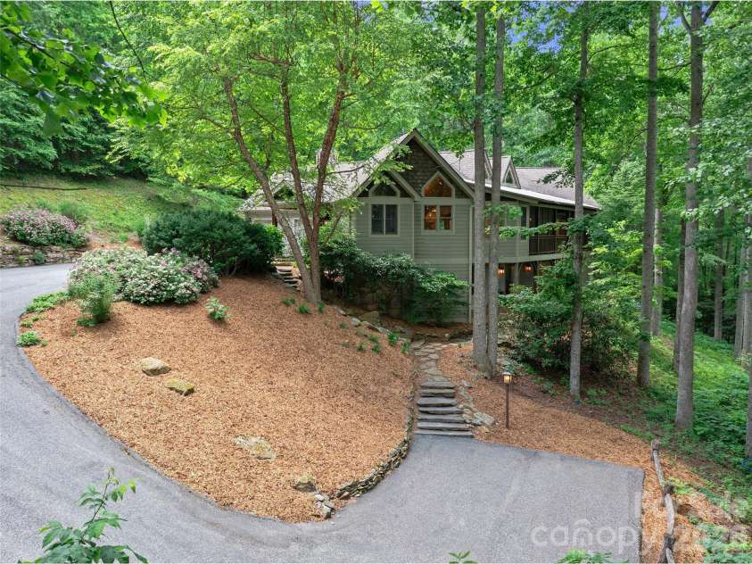 71 Chestnut Hill Road, Spruce Pine, NC 28777.  MLS# CAR4380652, YatesRealty ID 23824. 
